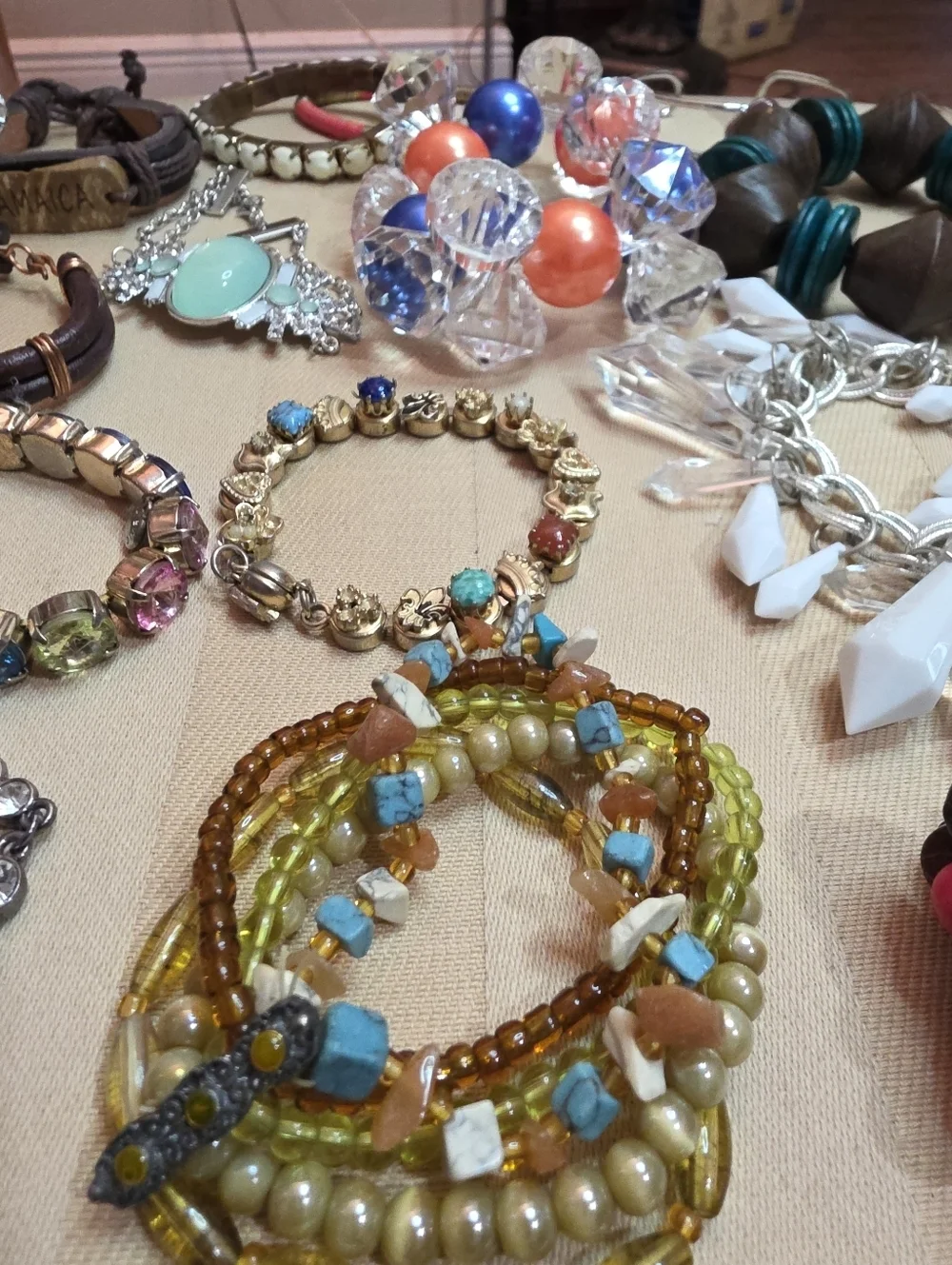 RESELLERS!!! LOT OF 27 BRACELETS KEEP OR RESELL - Picture 4 of 10